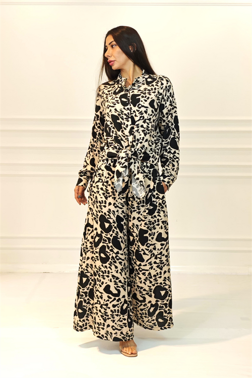 Siyah Desenli Dik Yaka Kolu Apoletli Cepli Gömlek Pantolon Takım