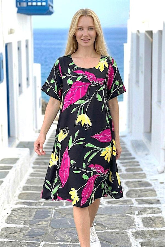 Siyah Desenli Yuvarlak Yaka Kısa Kollu Midi Elbise