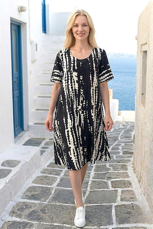 Siyah Desenli Yuvarlak Yaka Kısa Kollu Midi Elbise