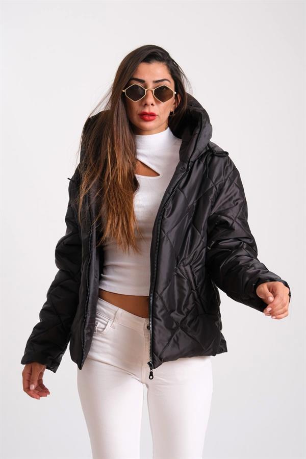 Siyah Kapüşonlu Baklava Desen Şişme Mont