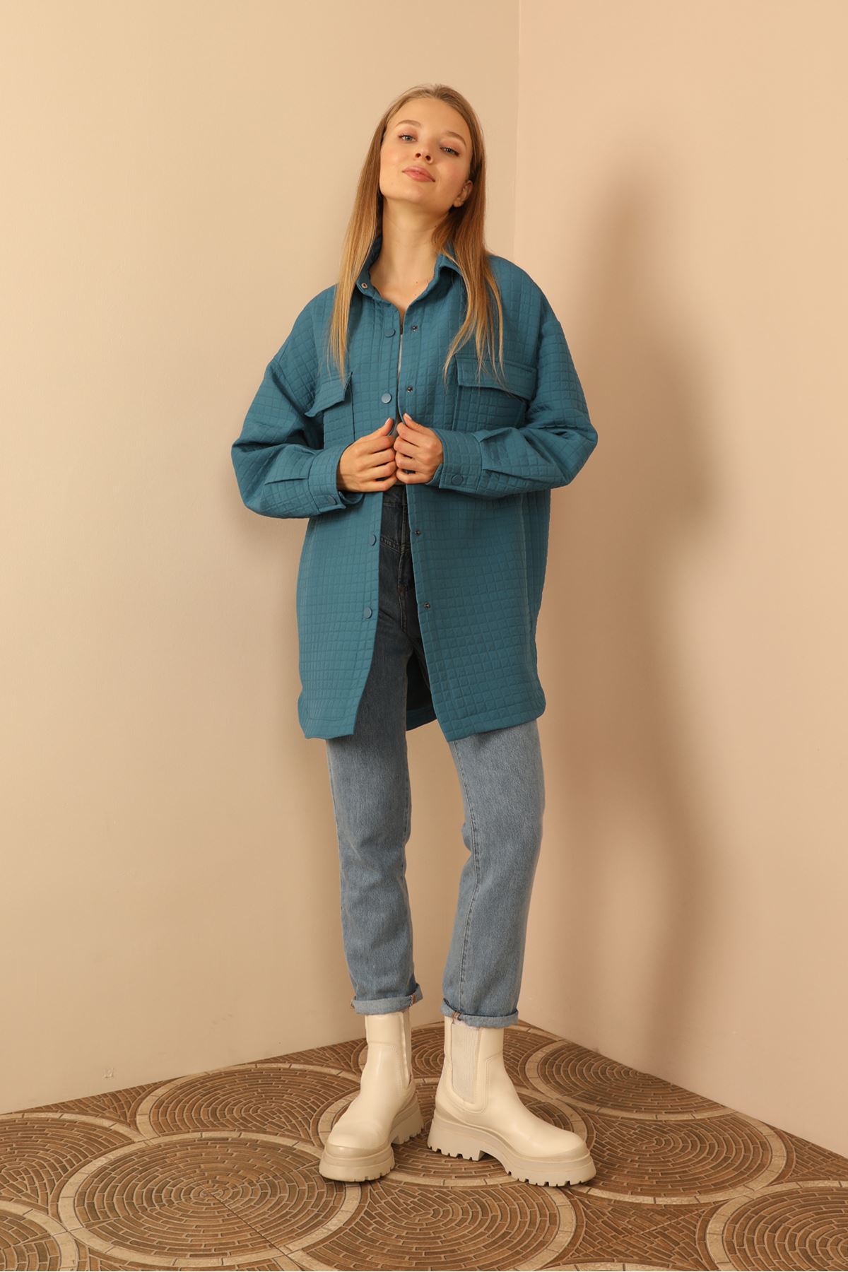 Jakar%20Kumaş%20Küçük%20Kare%20Desen%20Oversize%20Kadın%20Gömlek-İndigo