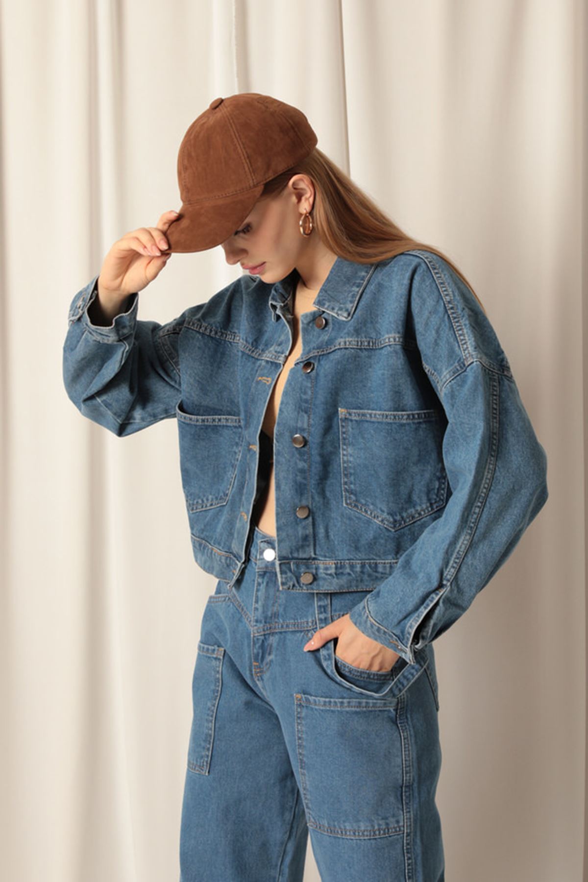 Denim%20Kumaş%20Kısa%20Cepli%20Kadın%20Mavi%20Kot%20Ceket