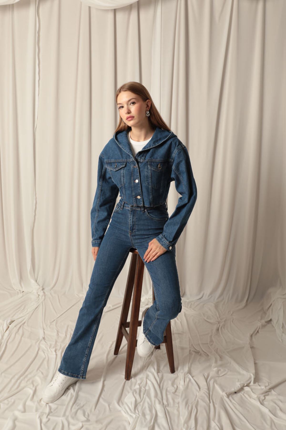 Denim%20Kumaş%20Kapüşonlu%20Kısa%20Kadın%20Lacivert%20Kot%20Ceket