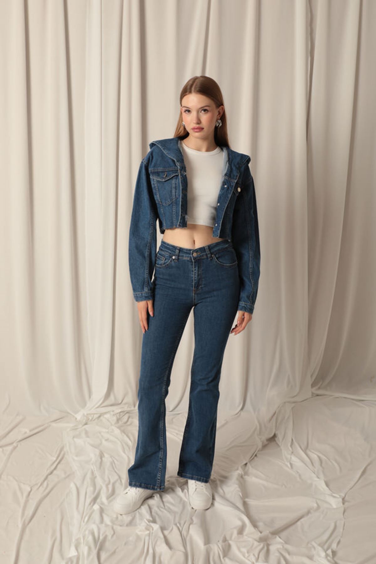 Denim%20Kumaş%20Kapüşonlu%20Kısa%20Kadın%20Lacivert%20Kot%20Ceket