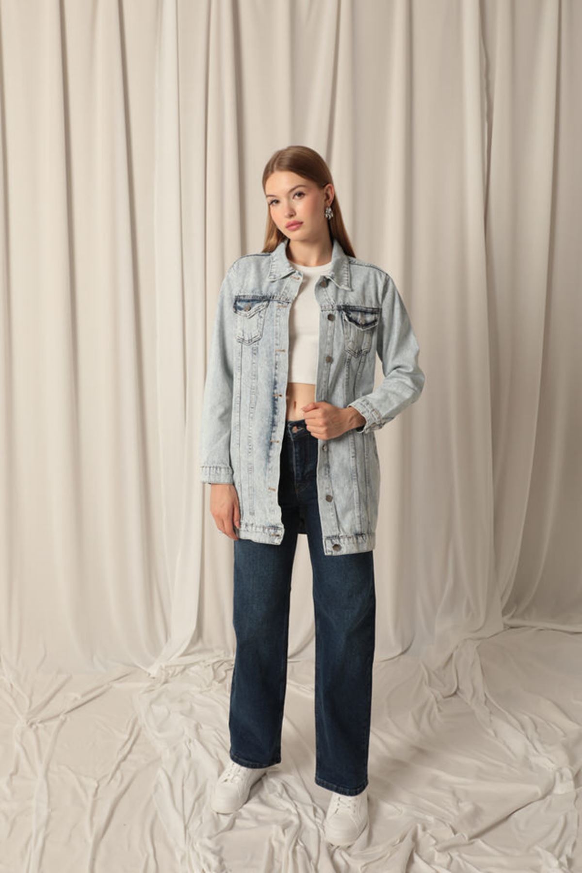 Denim%20Kumaş%20Cep%20Detay%20Yıkamalı%20Kadın%20Açık%20Mavi%20Kot%20Ceket