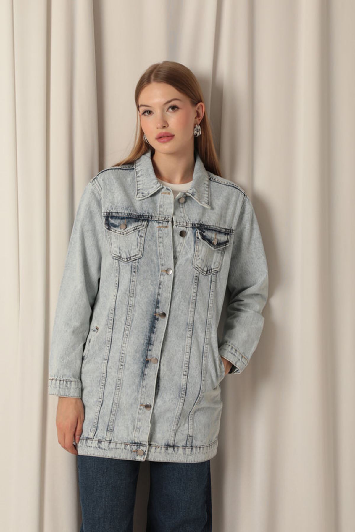 Denim%20Kumaş%20Cep%20Detay%20Yıkamalı%20Kadın%20Açık%20Mavi%20Kot%20Ceket