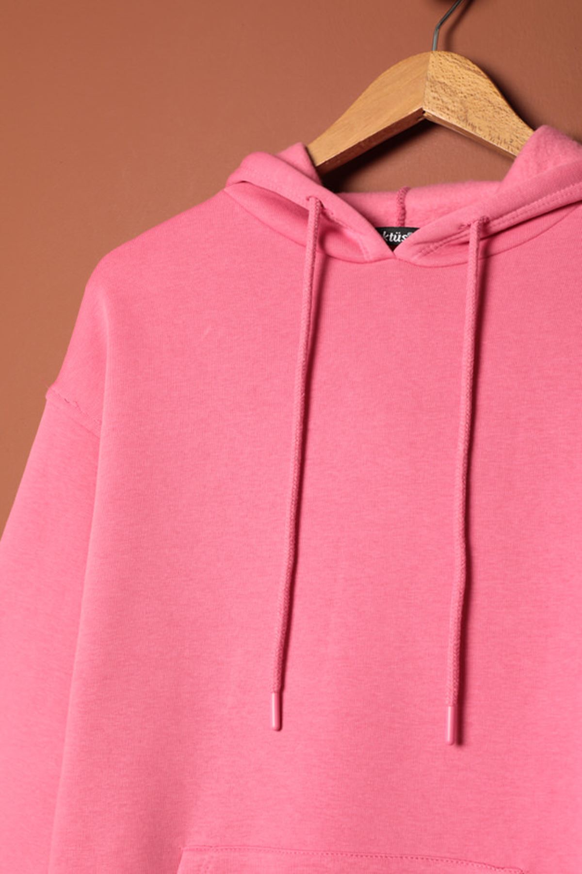 Üç%20İplik%20Kumaş%20Kanguru%20Cep%20Kapüşonlu%20Kadın%20Pembe%20Sweat