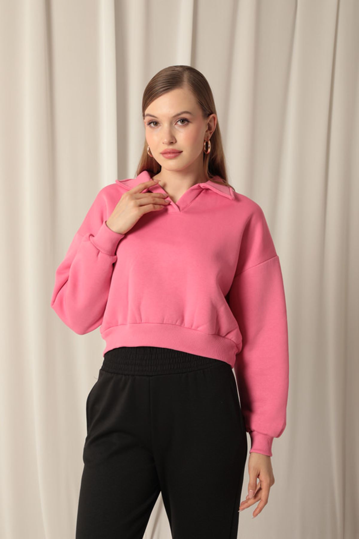 Üç%20İplik%20Patlı%20Yakalı%20Kısa%20Kadın%20Pembe%20Sweat