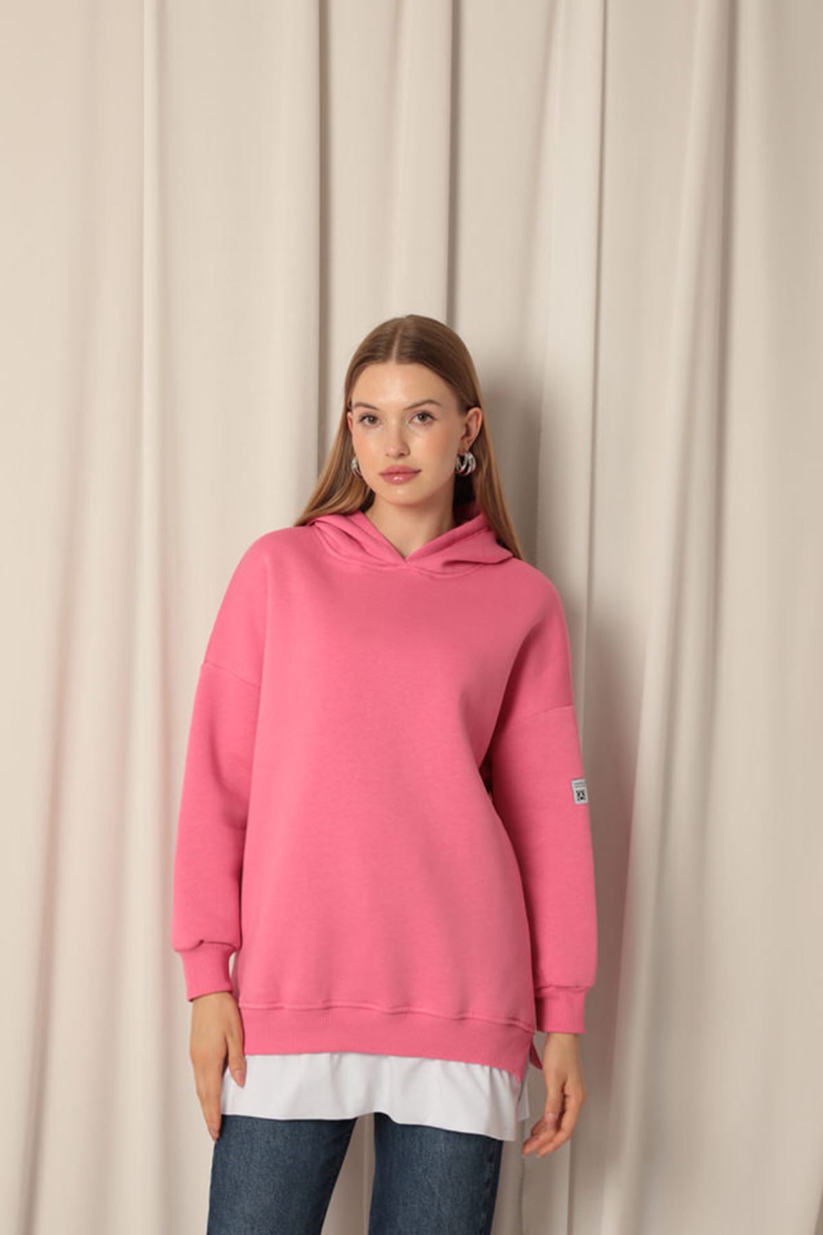 Üç%20İplik%20Arma%20Detay%20Eteği%20Garnili%20Kapüşonlu%20Kadın%20Pembe%20Sweat