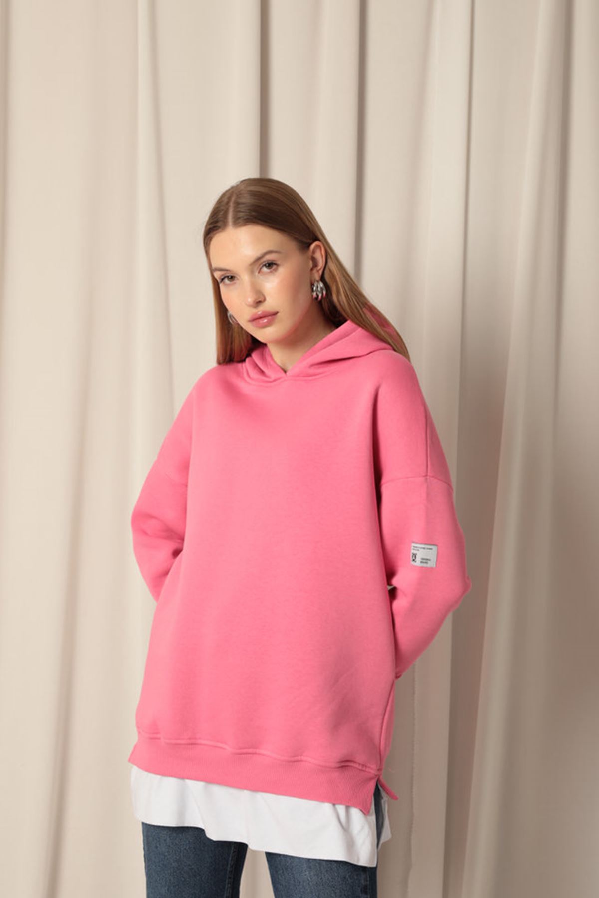 Üç%20İplik%20Arma%20Detay%20Eteği%20Garnili%20Kapüşonlu%20Kadın%20Pembe%20Sweat