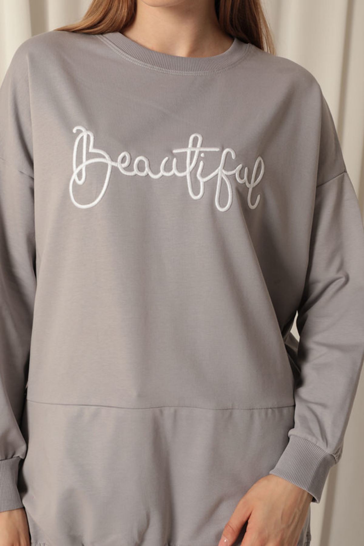 İki%20İplik%20Kumaş%20Beautiful%20Nakışlı%20Eteği%20Garnili%20Koyu%20Gri%20Sweat