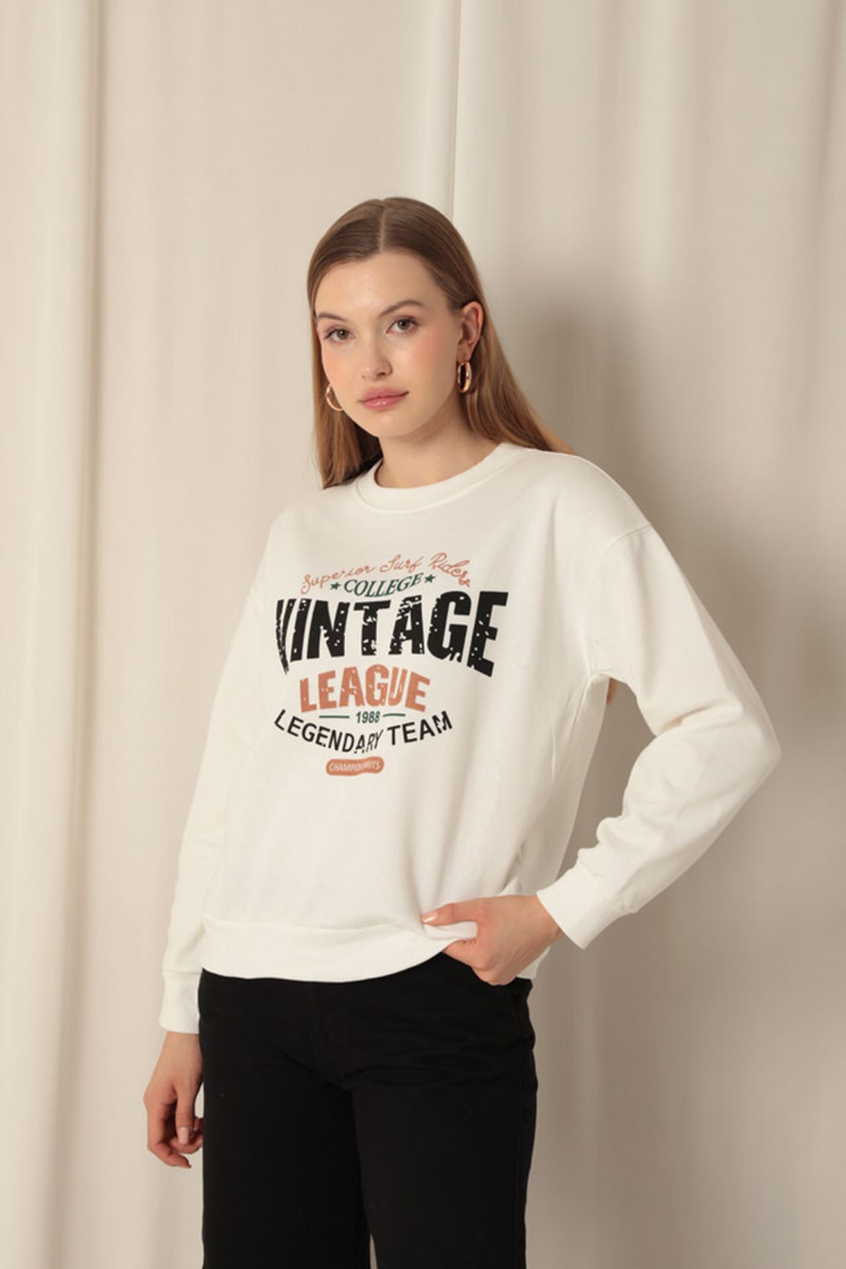 Üç%20İplik%20Kumaş%20Vintage%20Baskılı%20Kadın%20Ekru%20Sweat