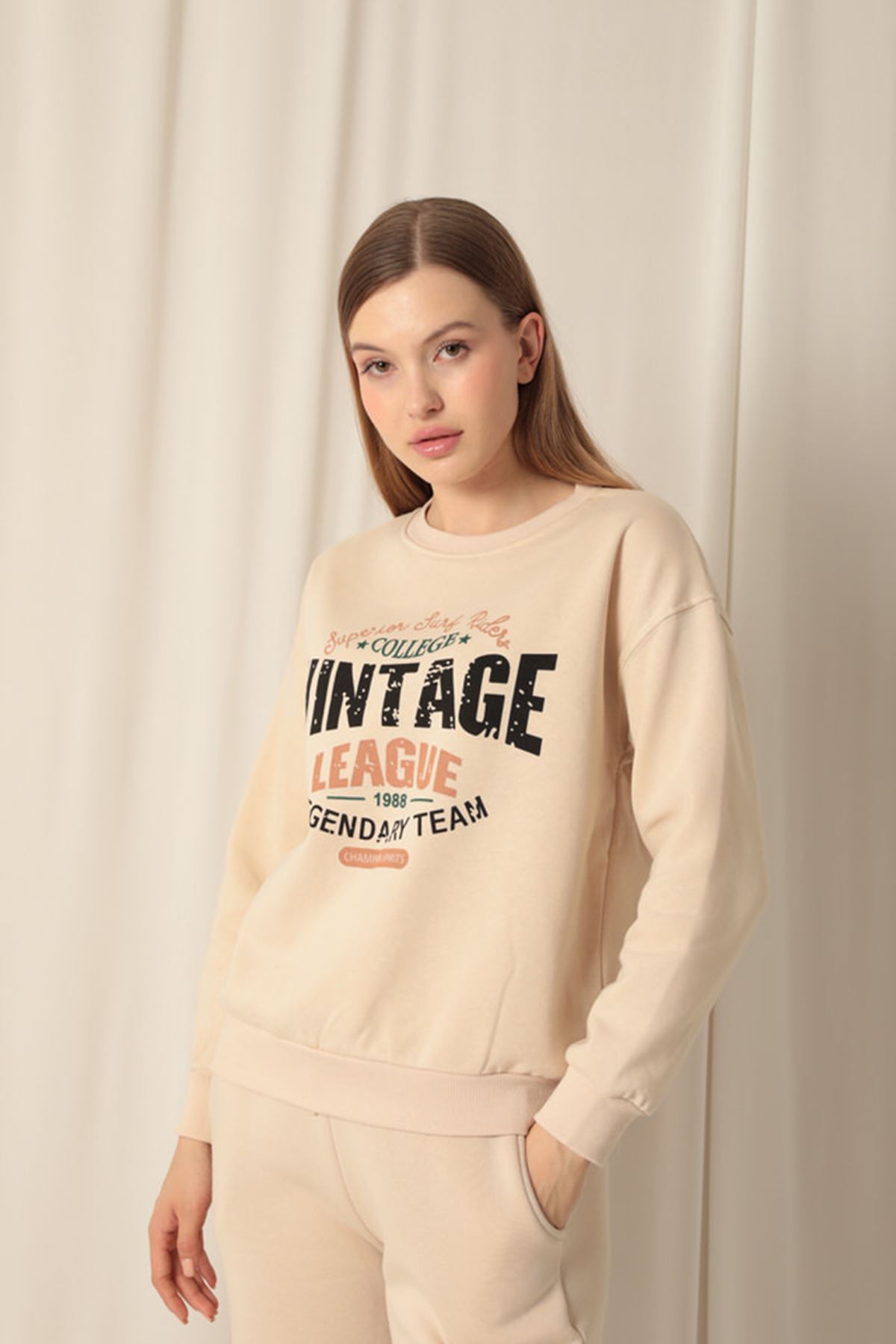 Üç%20İplik%20Kumaş%20Vintage%20Baskılı%20Kadın%20Bej%20Sweat