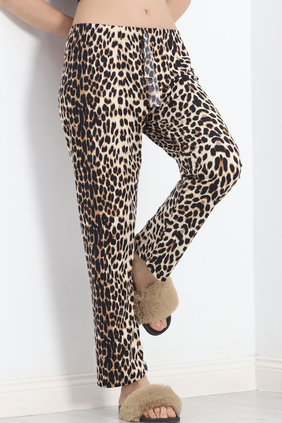 Desenli%20Süet%20Pijama%20Altı%20Leopar%20-%20103.1287.