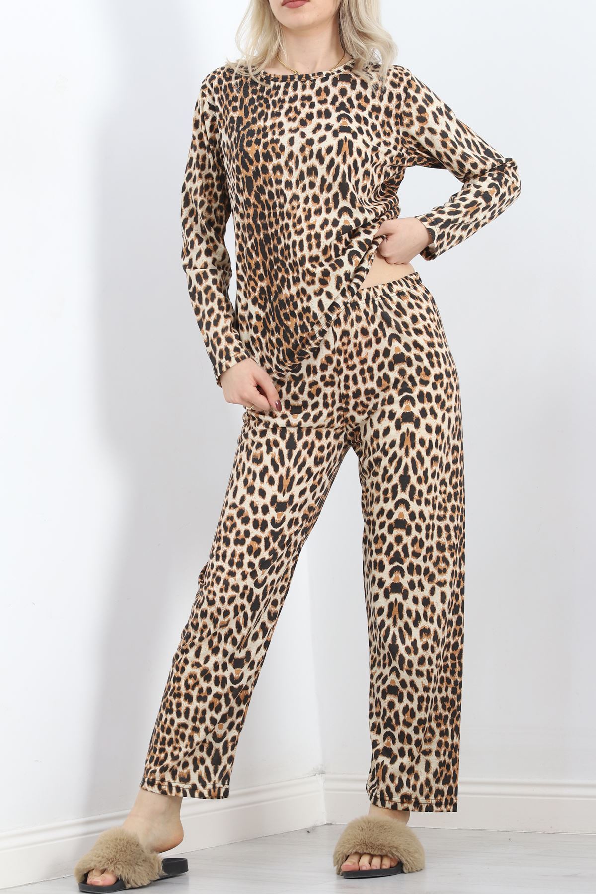 Alt%20Üst%20Aynı%20Rotasyon%20Pijama%20Takımı%20Leopar%20-%20788.1287.